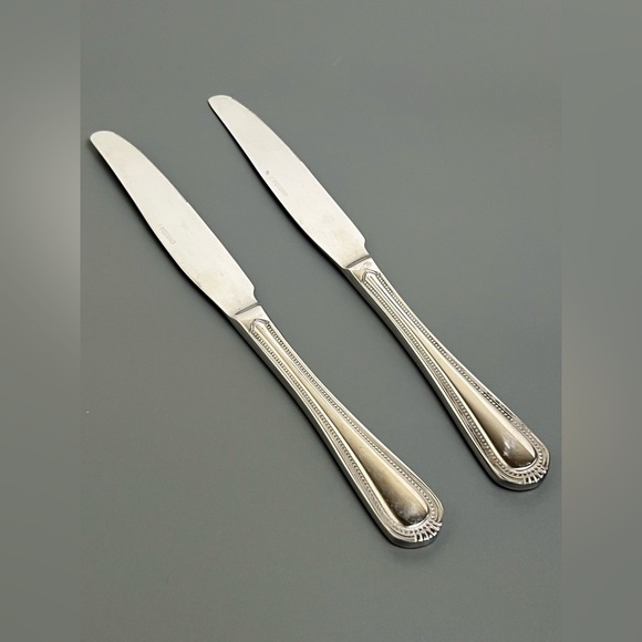 Oneida Countless Stainless 2 Dinner Knives Beaded Glossy Flatware E51N - Picture 4 of 9